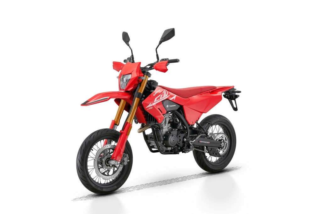 QJ Motor COV 125: arriva la motard da 15 CV a 3.190 euro